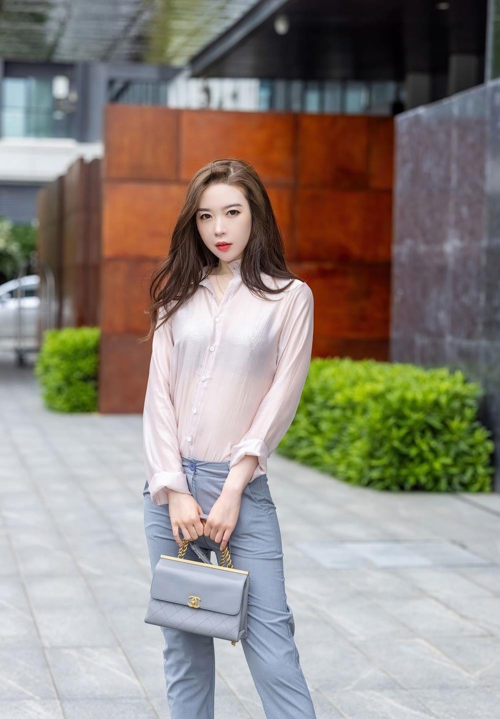 ����Ů��mv