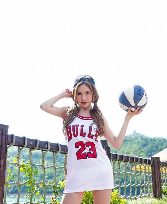 ��ɫ�õ���